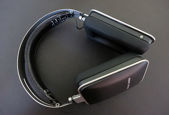 Harman Kardon BT Premium Over-Ear Headphones with Bluetooth Technology