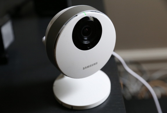 Samsung SmartCam HD Pro - Full-HD Wi-Fi Camera