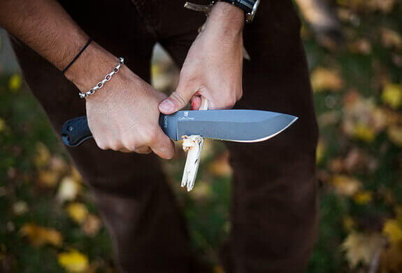 Top 10 Survival Knives - Buyer's Guide & Reviews