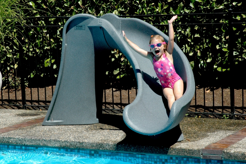 S.R. Smith Cyclone Right Curve Pool Slide